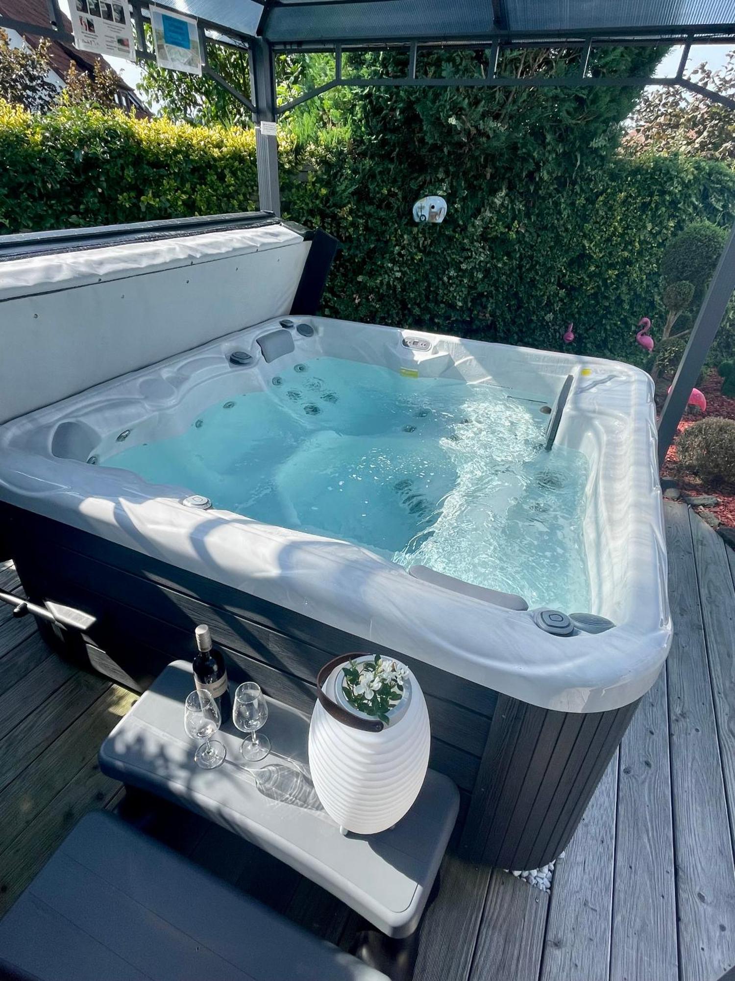Ferienwohnung Schlossblick - 4 Sterne Sauna Pool Whirlpool Exklusiv Braunfels Exterior photo